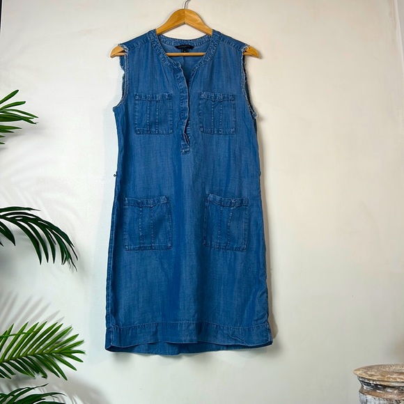 Banana Republic Dresses & Skirts - Banana Republic Chambray Denim Pocket Dress Size 8